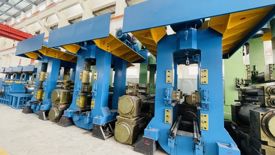Ba chân đế Máy cán nguội liên tục 50Hz Bốn cao với động cơ DC
