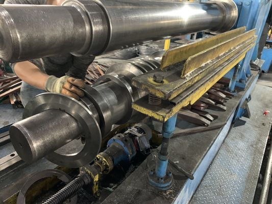 Máy xẻ rãnh tốc độ cao 60m / phút với bộ trang trí thủy lực nặng