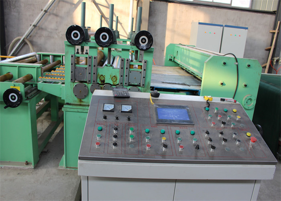 PLC 1500mm Máy cắt theo chiều dài 20m / phút Cán CE
