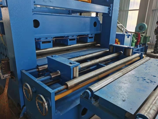 3 giai đoạn cuộn dây 1000mm Cắt theo đường dài với hệ thống thủy lực